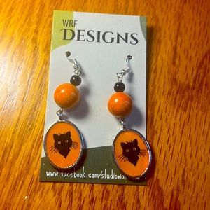Black Kitty cat earrings.  Perfect for Halloween.